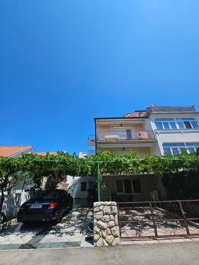 Apartments Bahar Krk Крк Екстер'єр фото