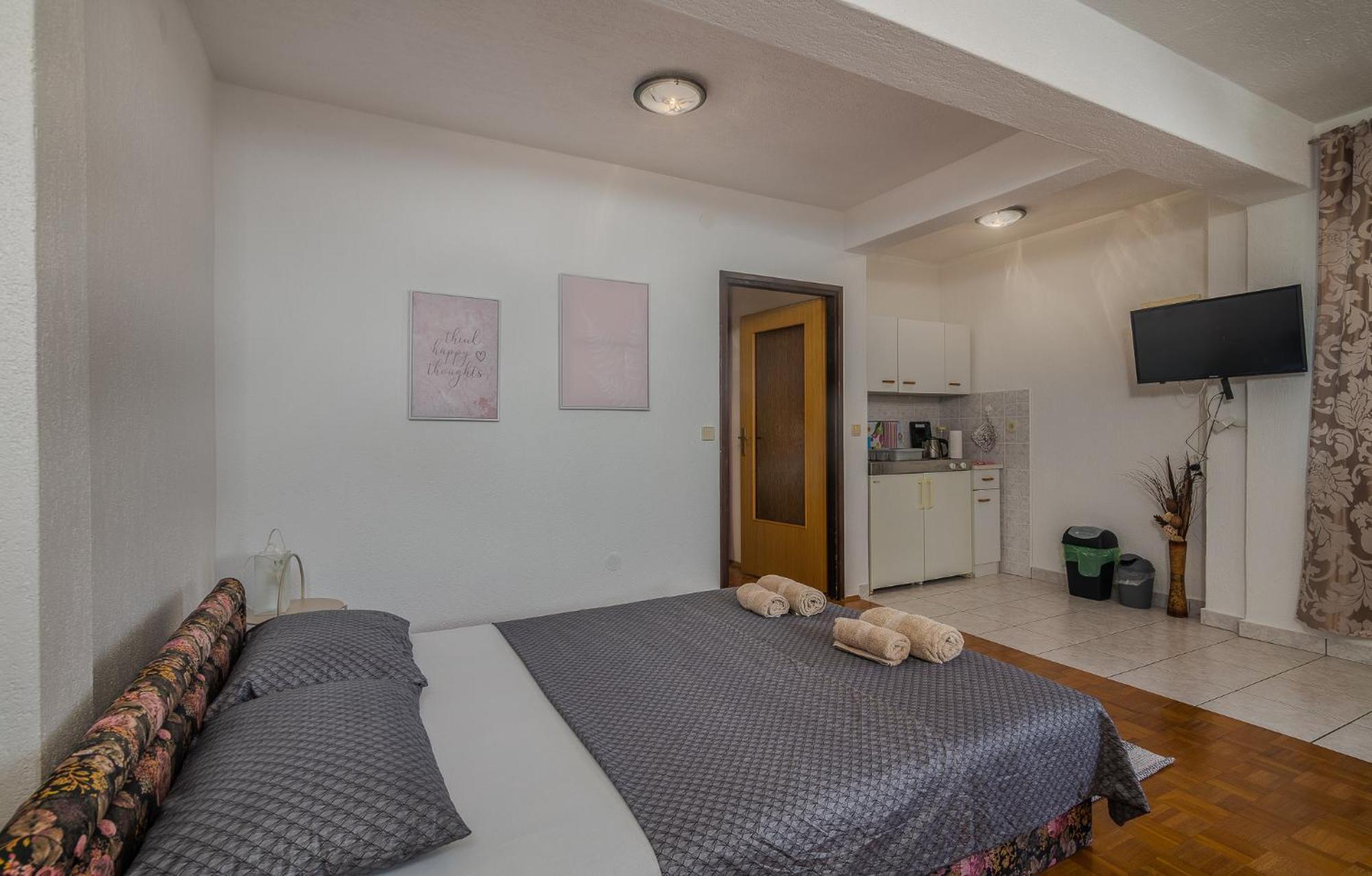 Apartments Bahar Krk Крк Екстер'єр фото
