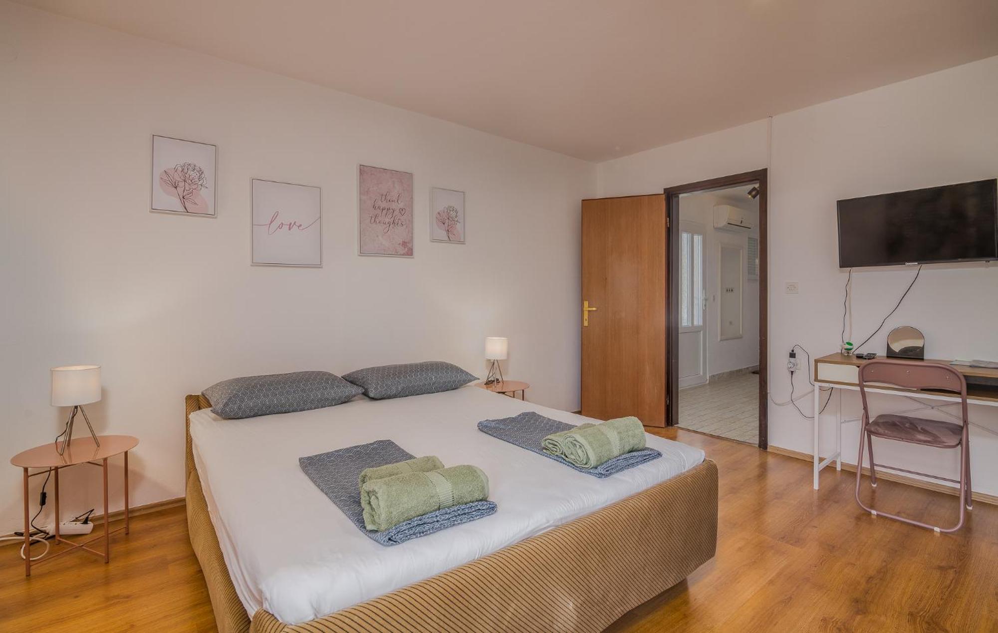 Apartments Bahar Krk Крк Екстер'єр фото